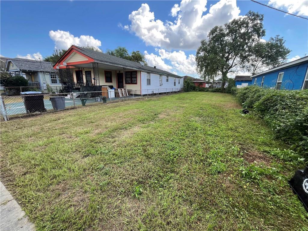 1305 Lamanche St, New Orleans, LA 70117 - photo 1