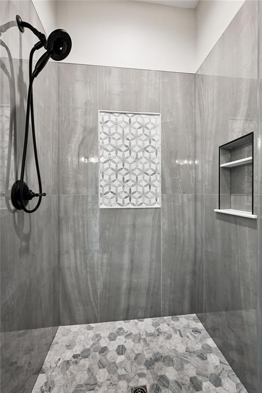 1023 W 19th Ave, Covington, LA 70433 - bathroom with a tile shower