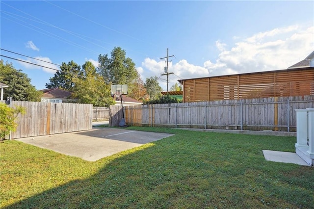 6565 Canal Blvd, New Orleans, LA 70124 - fenced backyard featuring a patio area