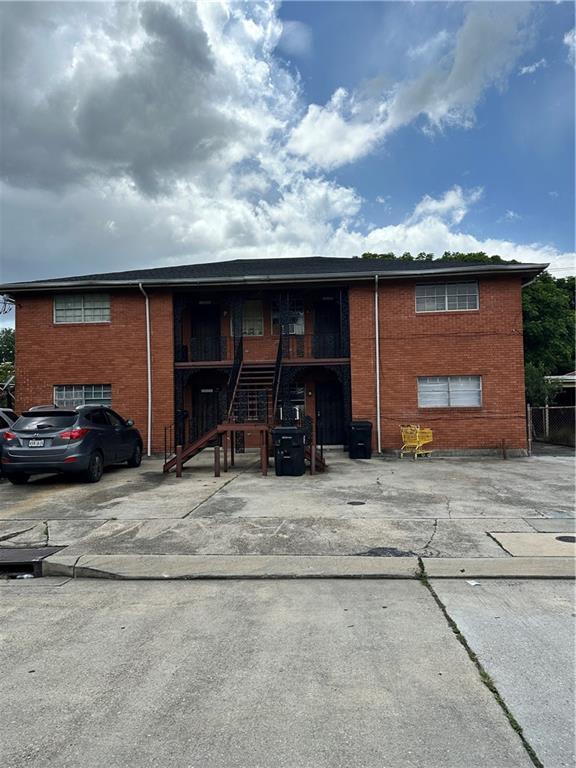 121622 France St, New Orleans, LA 70117 - view of building exterior featuring stairs