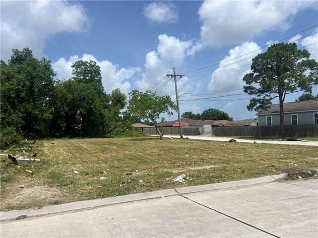 4638 Majestic Oaks Dr, New Orleans, LA 70126