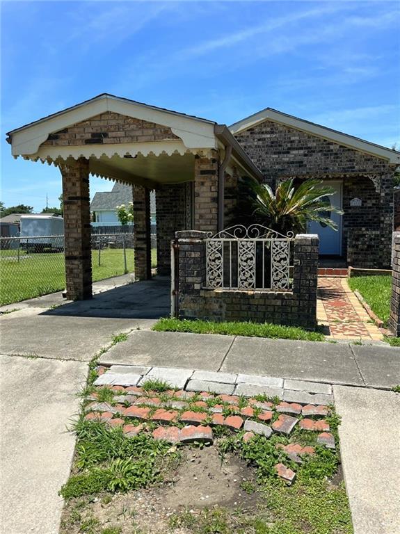 1615 Pratt St, Gretna, LA 70053 - view of community with driveway