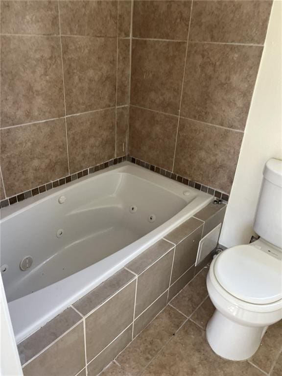 1615 Pratt St, Gretna, LA 70053 - bathroom featuring toilet and tile patterned floors