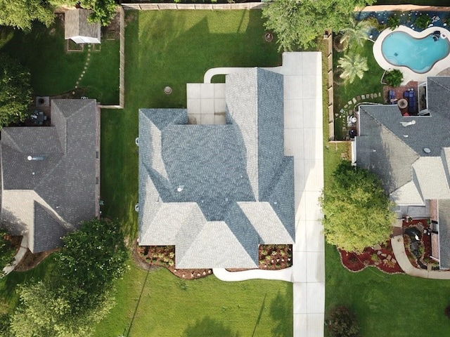 319 Red Maple Dr, Mandeville, LA 70448 - bird's eye view of a pool area