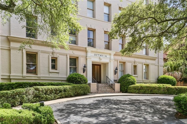 5421 St Charles Ave Unit 2D, New Orleans, LA 70115 - property entrance with brick siding