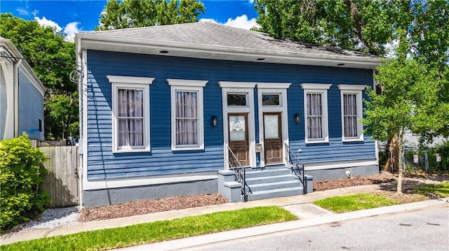 2546 Onzaga St, New Orleans, LA 70119 - shotgun-style home with entry steps