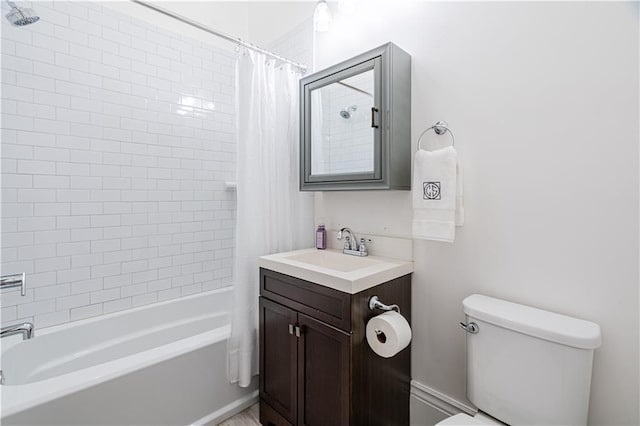 2546 Onzaga St, New Orleans, LA 70119 - bathroom featuring vanity and shower / bathtub combination with curtain