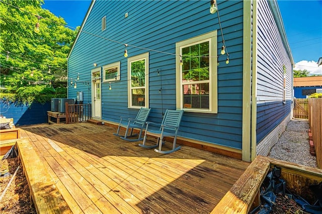 2546 Onzaga St, New Orleans, LA 70119 - view of deck