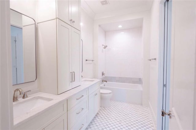 209 Avenue E Ave E, Metairie, LA 70005 - full bath featuring double vanity and shower / bathtub combination