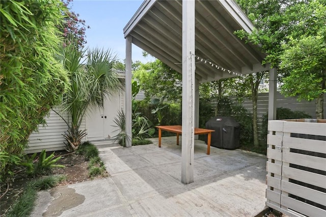 1123 Cadiz St, New Orleans, LA 70115 - view of patio