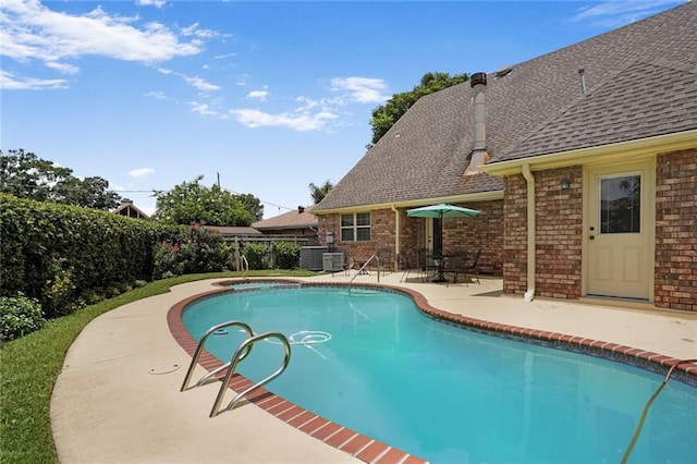 4740 Avron Blvd, Metairie, LA 70006 - view of pool featuring a patio