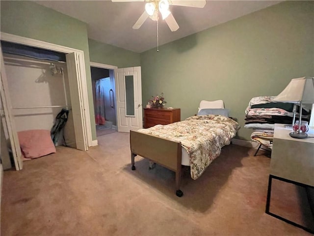 2986 Palm Dr, Slidell, LA 70458 - bedroom featuring light carpet, ceiling fan, vaulted ceiling, and ensuite bathroom