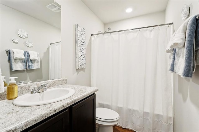 42310 Andrea Ln, Ponchatoula, LA 70454 - bathroom featuring vanity and shower / tub combo with curtain