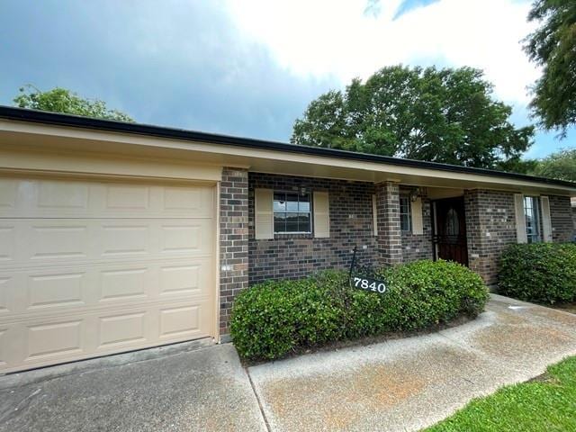 7840 Wave Dr, New Orleans, LA 70128 - photo 2