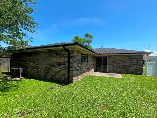7840 Wave Dr, New Orleans, LA 70128 - photo 17