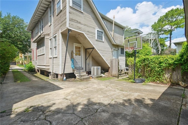 832527 Sycamore St, New Orleans, LA 70118 - back of house featuring entry steps