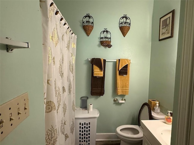223335 Baronne St, New Orleans, LA 70113 - bathroom with vanity and a shower with curtain