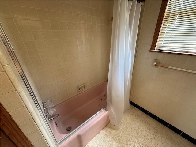 652 Central Ave, Reserve, LA 70084 - full bath featuring shower / bathtub combination with curtain