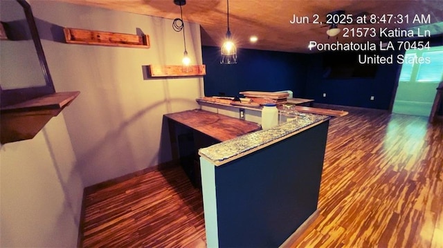 21573 Katina Ln, Ponchatoula, LA 70454 - bar area with wood finished floors and decorative light fixtures