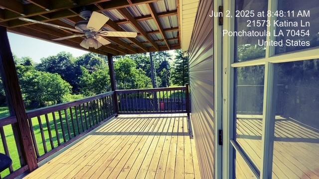 21573 Katina Ln, Ponchatoula, LA 70454 - wooden deck with ceiling fan