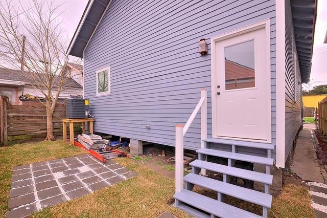 2236 Delachaise St, New Orleans, LA 70115 - photo 11