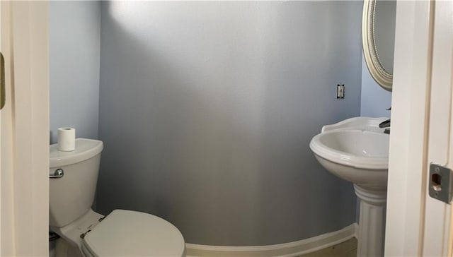 2712 Dauterive Dr, Chalmette, LA 70043 - bathroom with toilet