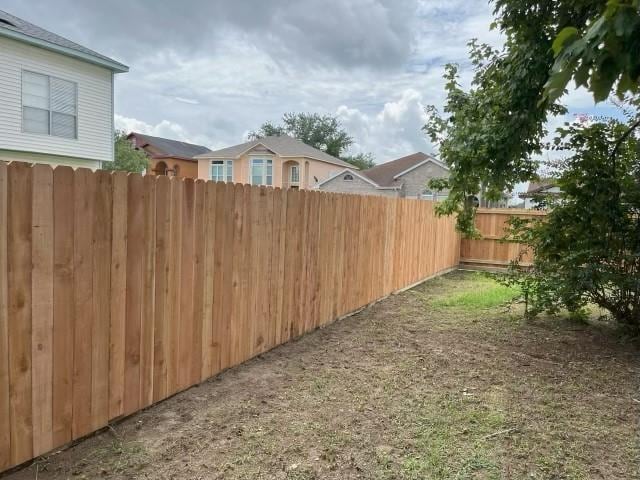 5531 New England Dr, New Orleans, LA 70129 - view of yard