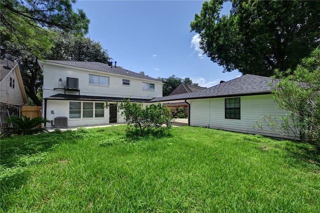 4043 S Inwood Ave, New Orleans, LA 70131 - back of property with a patio area