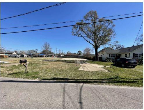 637 Linden St, Metairie, LA 70003