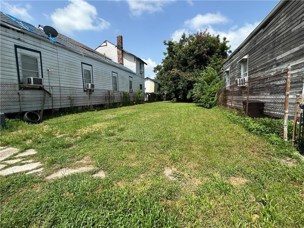 2204 Touro St, New Orleans, LA 70119 - photo 2