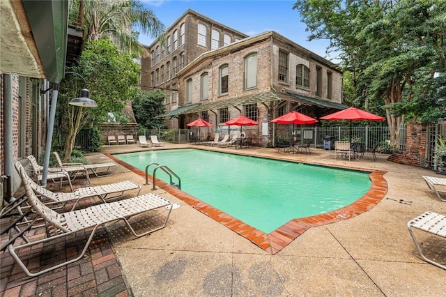 920 Poeyfarre St Unit 161, New Orleans, LA 70131 - community pool with a patio