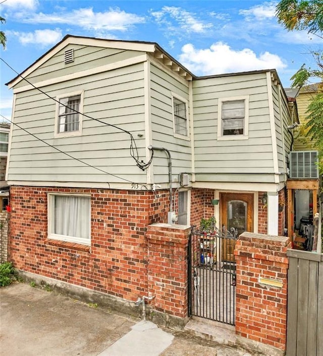 913 Harmony St, New Orleans, LA 70115 - photo 1