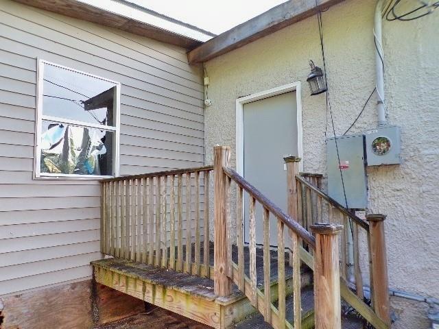 7 Alice Ct, New Orleans, LA 70117 - entrance to property