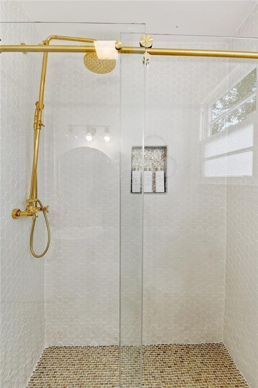 672729 Louis Xiv St, New Orleans, LA 70124 - bathroom featuring a shower stall