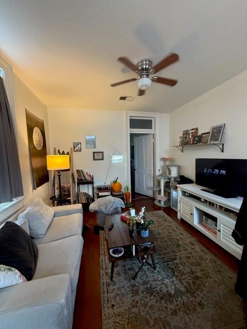 534749 Tchoupitoulas St, New Orleans, LA 70115 - photo 2