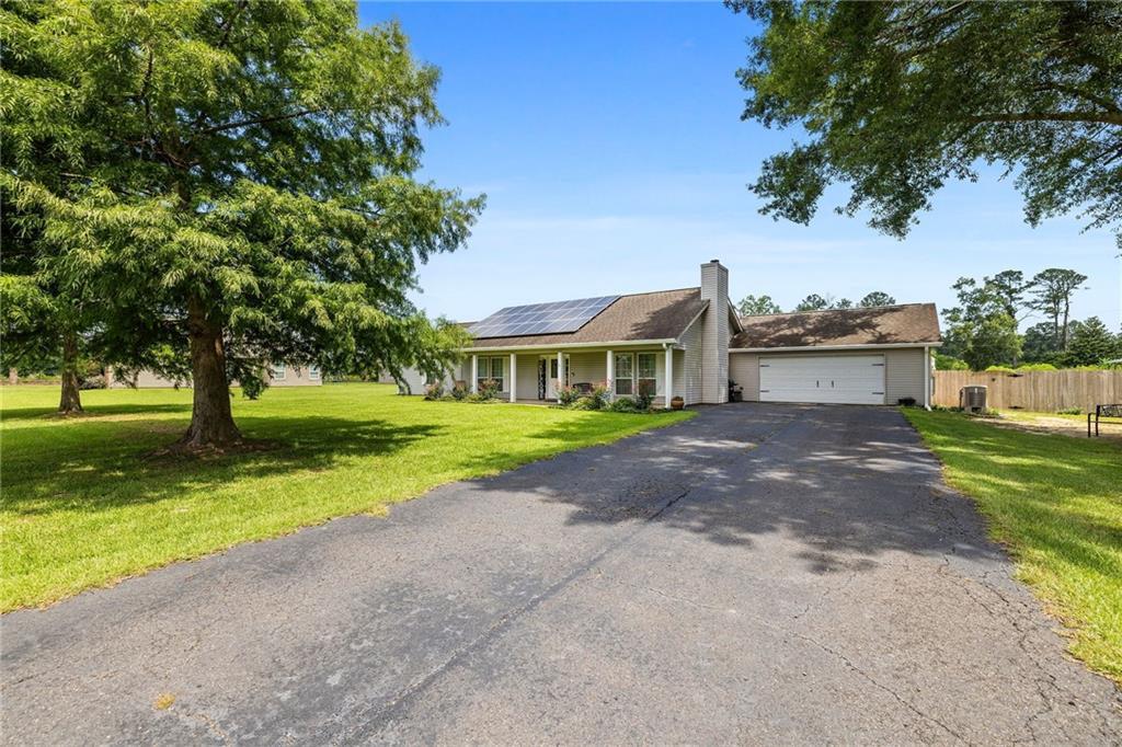 19025 Jaelyn Dr, Loranger, LA 70446 - photo 1