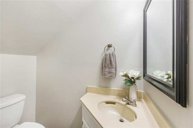 643 Stoney Creek Ave, Baton Rouge, LA 70808 - bathroom featuring toilet and vanity