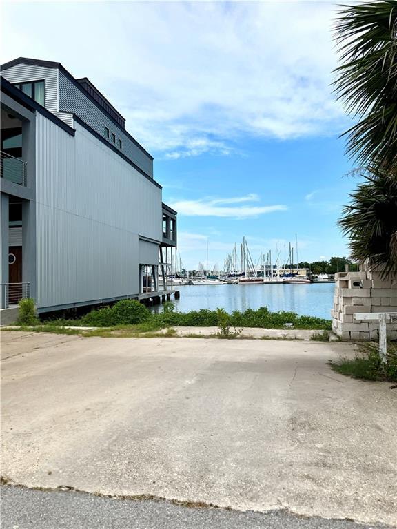 7700 Breakwater Dr, New Orleans, LA 70124 - photo 2
