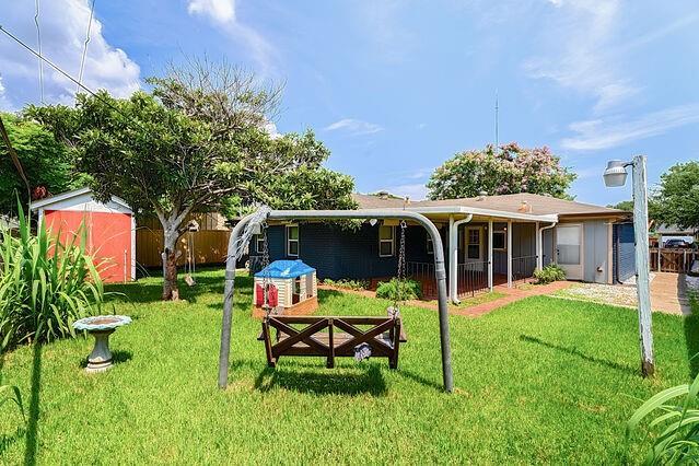 1832 Faith Pl, Gretna, LA 70056 - back of property with a storage shed