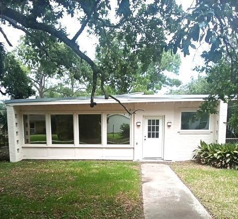 29 Snipe St, New Orleans, LA 70124 - single story home with a front yard