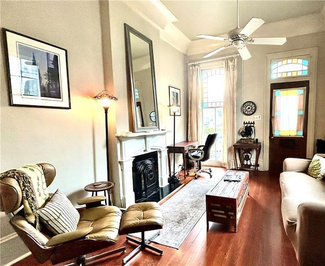 91315 Arabella St, New Orleans, LA 70115 - living area with wood finished floors and a ceiling fan