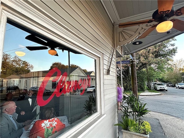 91315 Arabella St, New Orleans, LA 70115 - detailed view of ceiling fan