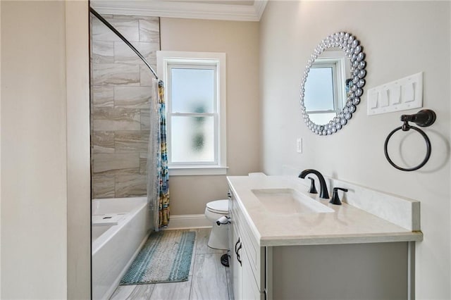 819 Franklin Ave, New Orleans, LA 70117 - full bath featuring vanity, shower / bath combo with shower curtain, and ornamental molding