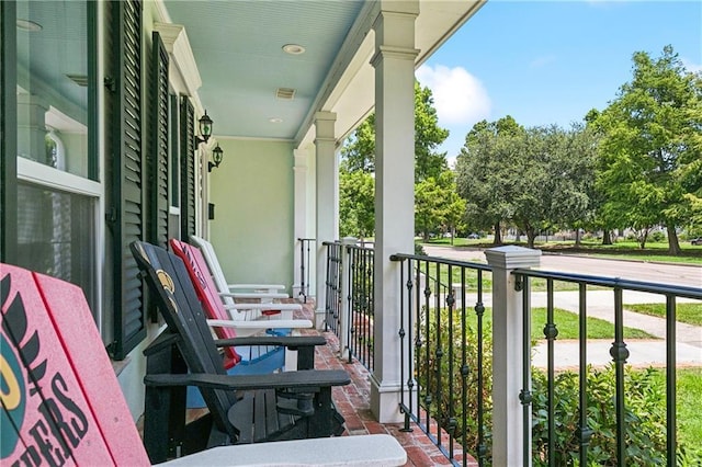 6744 Canal Blvd, New Orleans, LA 70124 - view of covered porch