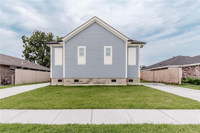 8532 Regiment Dr, Chalmette, LA 70043 - view of side of property with crawl space