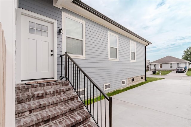 8532 Regiment Dr, Chalmette, LA 70043 - entrance to property