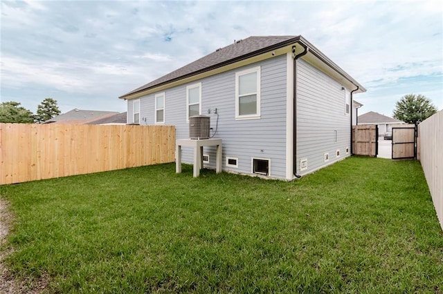 8532 Regiment Dr, Chalmette, LA 70043 - back of property with a fenced backyard