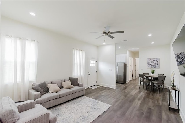 8532 Regiment Dr, Chalmette, LA 70043 - living area featuring a ceiling fan, wood finished floors, and recessed lighting