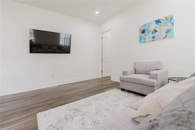 8532 Regiment Dr, Chalmette, LA 70043 - living room with wood finished floors and recessed lighting