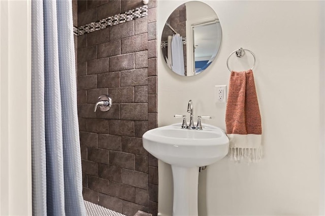 1824 Ursulines Ave, New Orleans, LA 70116 - full bath with tiled shower